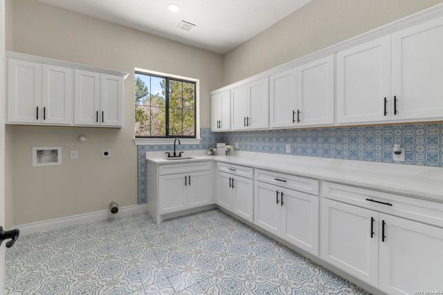1954 Venezia, New Braunfels, TX 78132