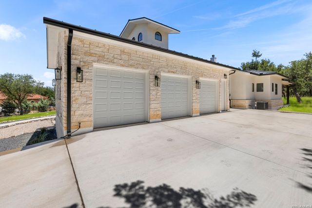 1954 Venezia, New Braunfels, TX 78132