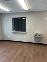 1910 W Henderson Street, Cleburne, TX 76033
