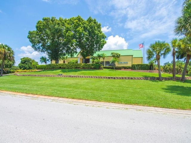 4210 Gator Trace Avenue B, Fort Pierce, FL 34982