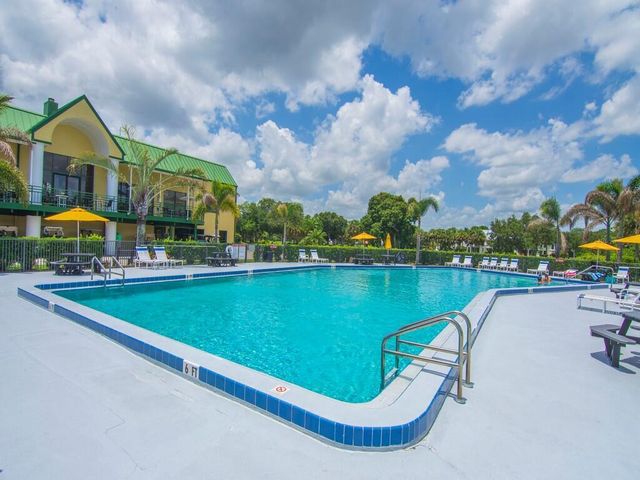4210 Gator Trace Avenue B, Fort Pierce, FL 34982