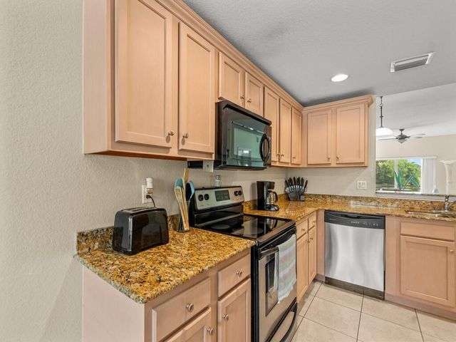 4210 Gator Trace Avenue B, Fort Pierce, FL 34982