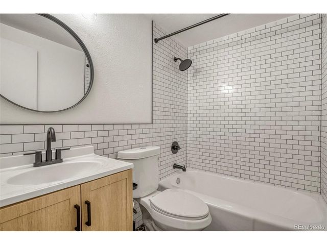 1182 N Clermont St 101, Denver, CO 80220