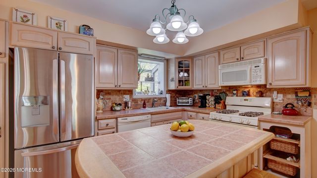 1450 Ottawa Court, Toms River, NJ 08753