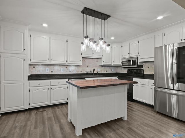 15431 Line Road, Athens, AL 35613