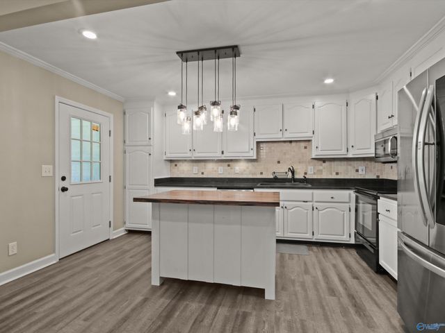 15431 Line Road, Athens, AL 35613