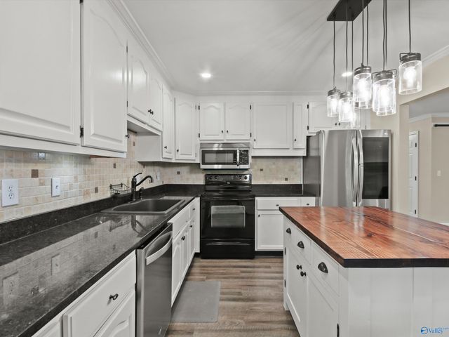 15431 Line Road, Athens, AL 35613