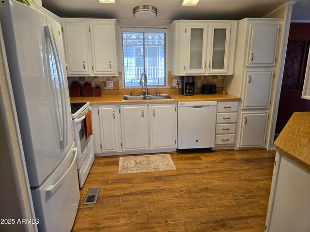 301 S SIGNAL BUTTE Road 826, Apache Junction, AZ 85120