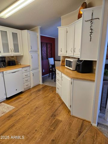 301 S SIGNAL BUTTE Road 826, Apache Junction, AZ 85120