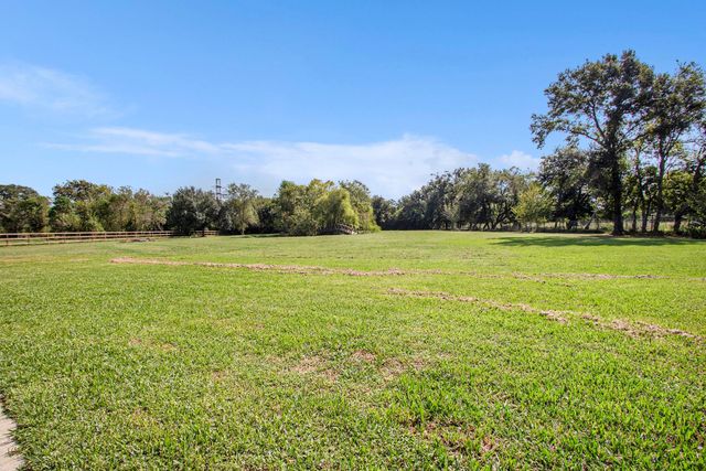 12421 Roy Road CR105, Brookside, TX 77581