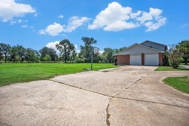 12421 Roy Road CR105, Brookside, TX 77581