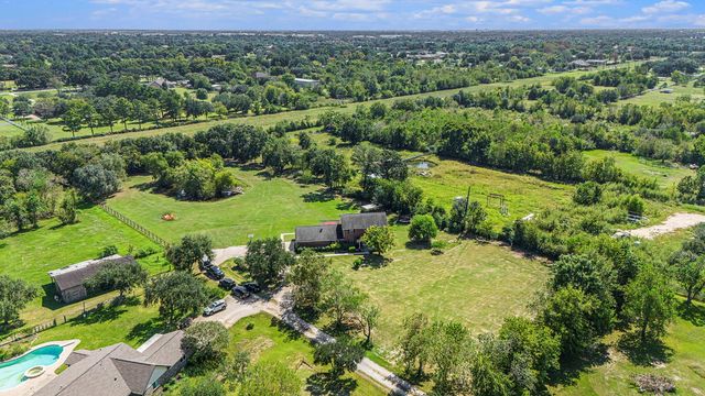 12421 Roy Road CR105, Brookside, TX 77581