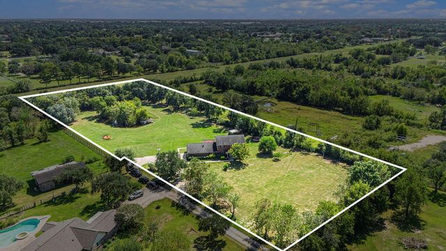 12421 Roy Road CR105, Brookside, TX 77581