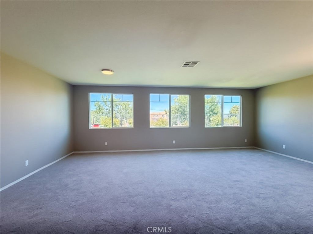 Image 11 of property listing at 6727 Miramar Lane, Palmdale, CA 93551
