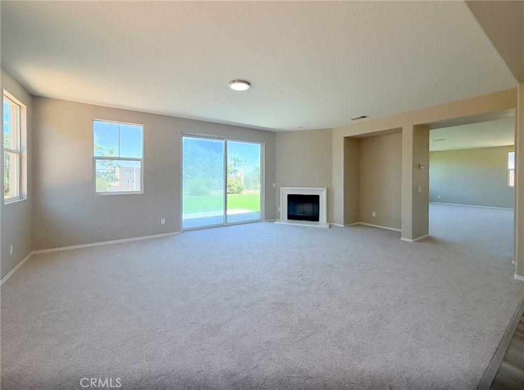 Image 9 of property listing at 6727 Miramar Lane, Palmdale, CA 93551