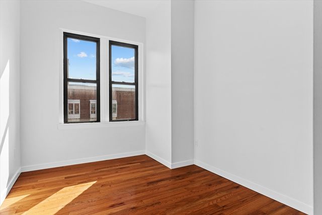 280 Essex Street 302, Lawrence, MA 01840