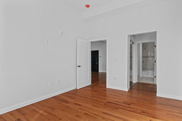 280 Essex Street 302, Lawrence, MA 01840