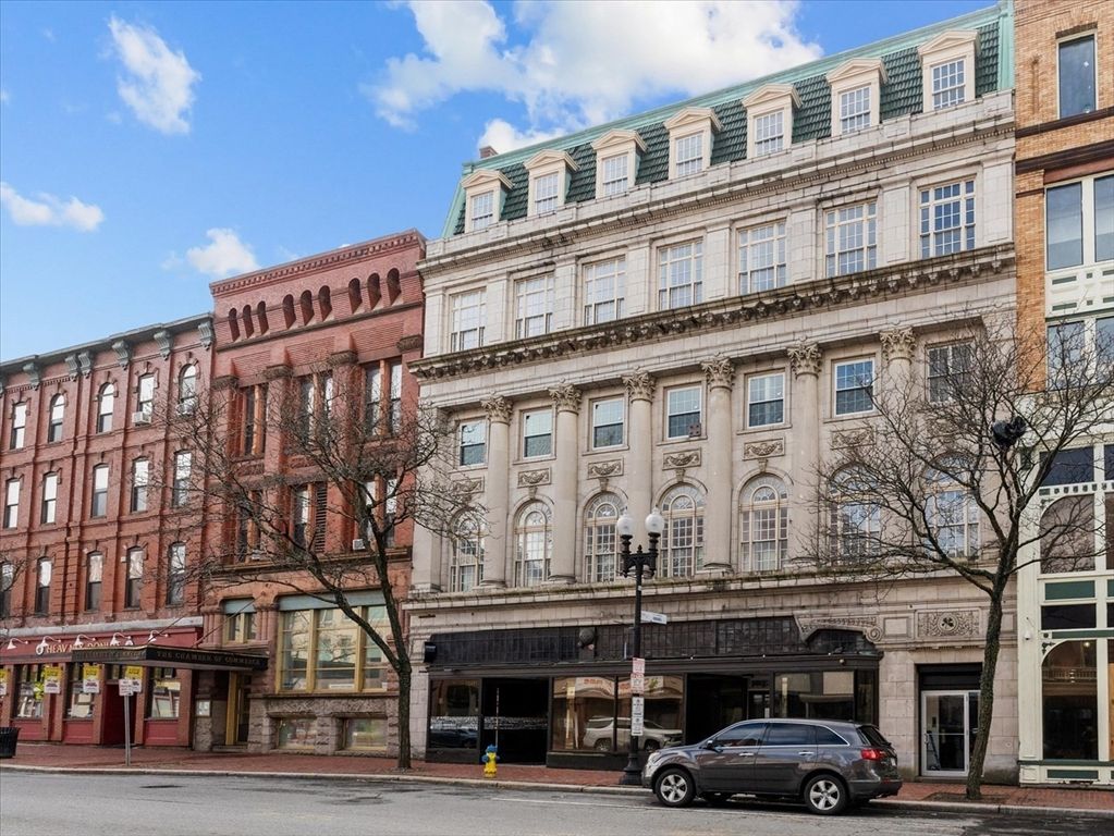 280 Essex Street 302, Lawrence, MA 01840