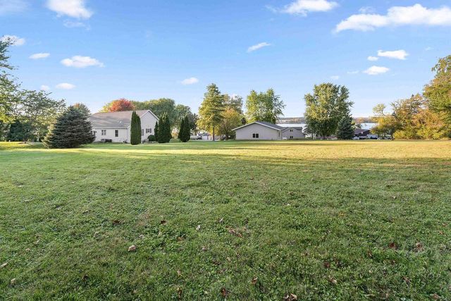 W11025 Glen Drive, Beaver Dam, WI 53916