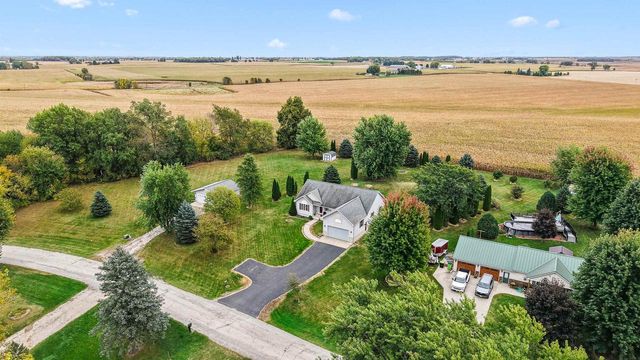W11025 Glen Drive, Beaver Dam, WI 53916