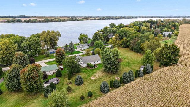 W11025 Glen Drive, Beaver Dam, WI 53916