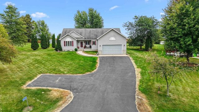 W11025 Glen Drive, Beaver Dam, WI 53916