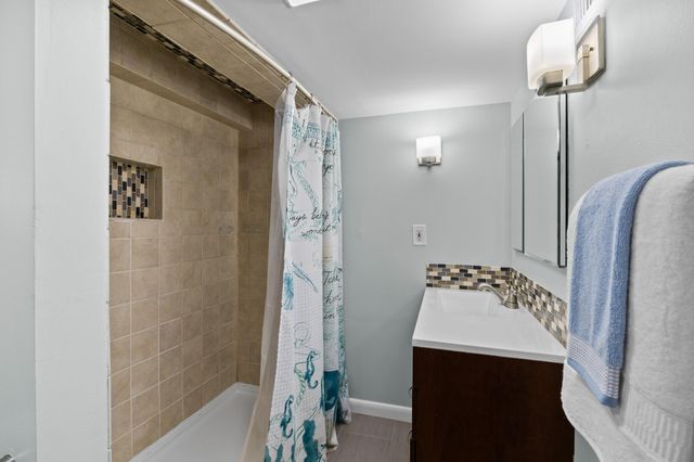 8 HIGHLAND AVE, Annapolis, MD 21403