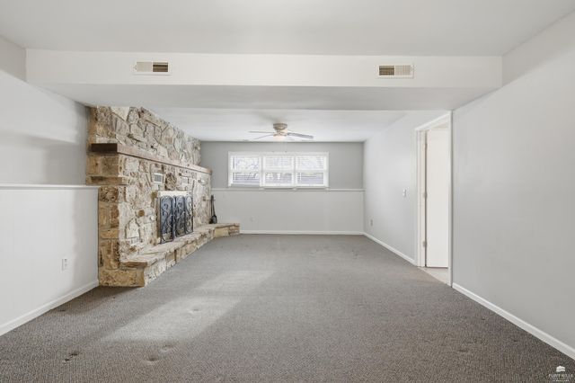 2121 Fox Meadows, Manhattan, KS 66503