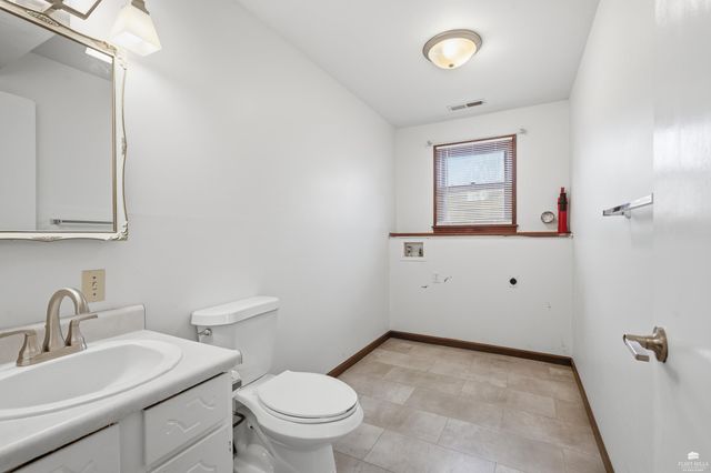 2121 Fox Meadows, Manhattan, KS 66503