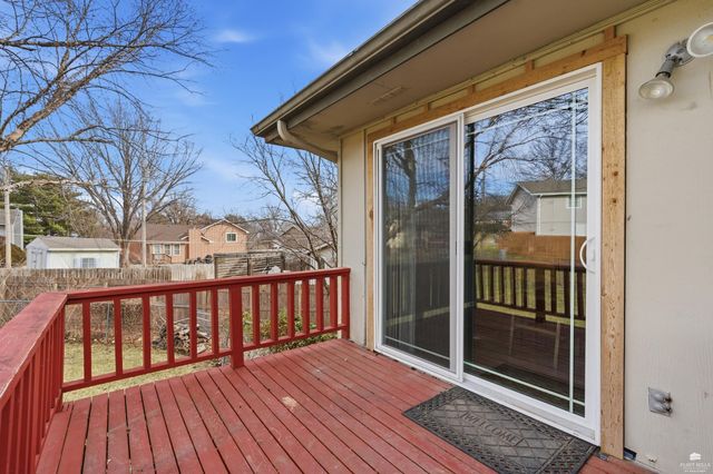 2121 Fox Meadows, Manhattan, KS 66503