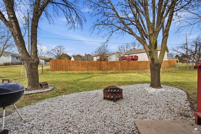 2121 Fox Meadows, Manhattan, KS 66503