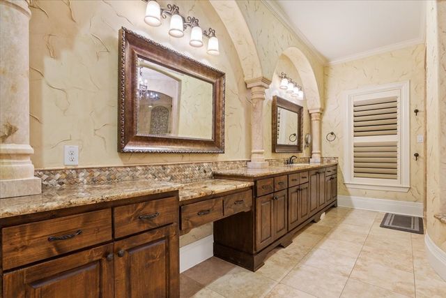 10020 Hidden Bluff, Waco, TX 76657