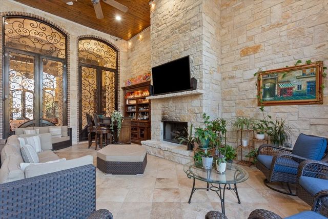 10020 Hidden Bluff, Waco, TX 76657