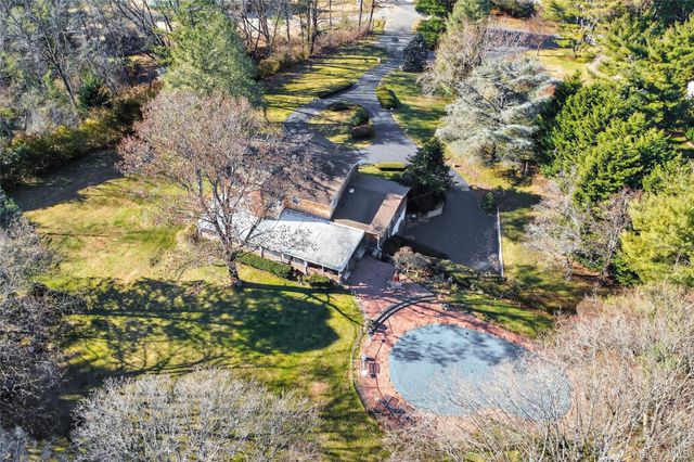 300 Circle Road, Muttontown, NY 11791