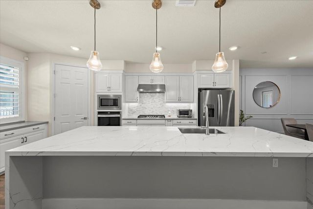 437 Hollow Falls Common, Fremont, CA 94539