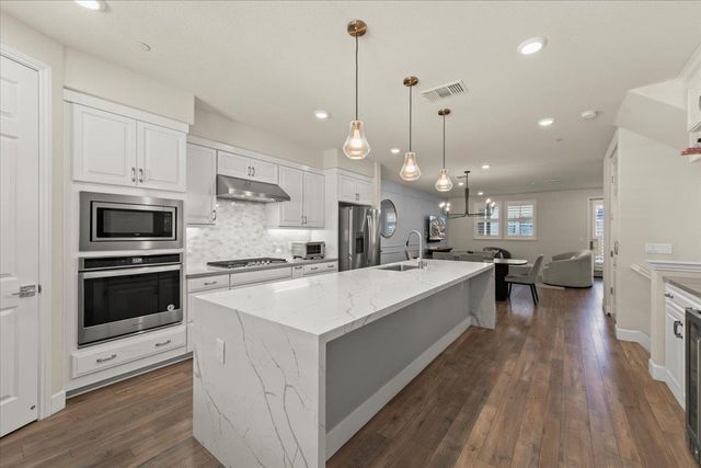 437 Hollow Falls Common, Fremont, CA 94539