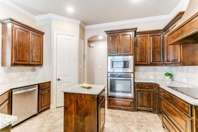 4613 Walnut Street, Flower Mound, TX 75028