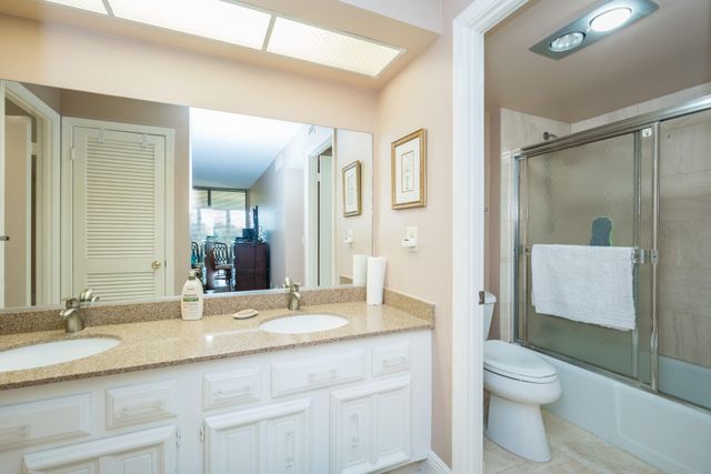 5188 Woodland Lakes Drive 335, Palm Beach Gardens, FL 33418