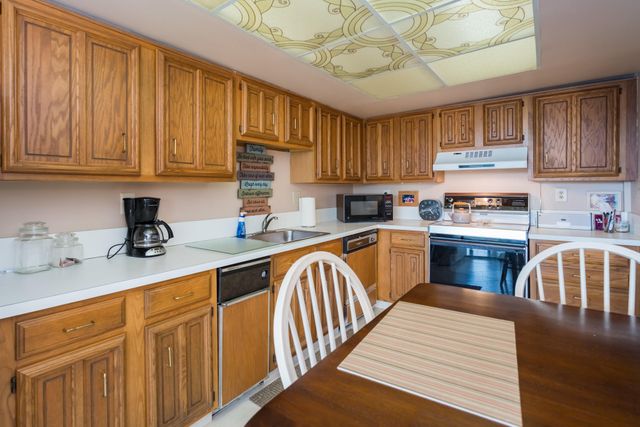 5188 Woodland Lakes Drive 335, Palm Beach Gardens, FL 33418