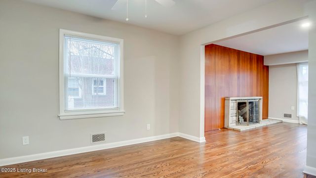 3608 Hanover Rd, Louisville, KY 40207