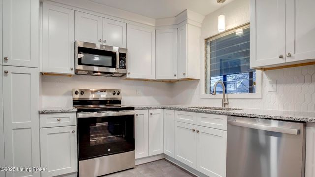 3608 Hanover Rd, Louisville, KY 40207