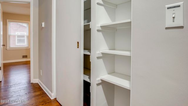 3608 Hanover Rd, Louisville, KY 40207