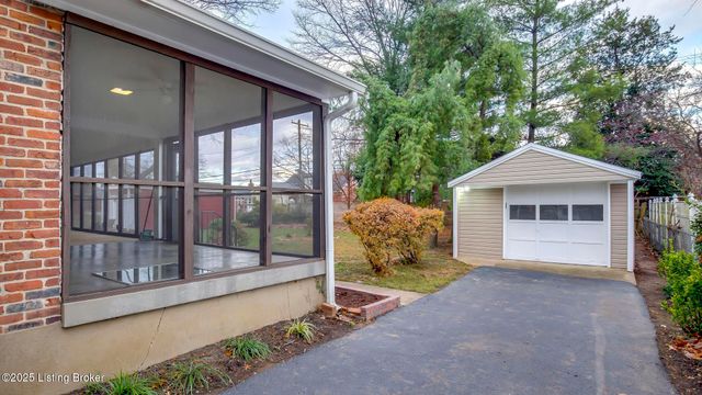 3608 Hanover Rd, Louisville, KY 40207