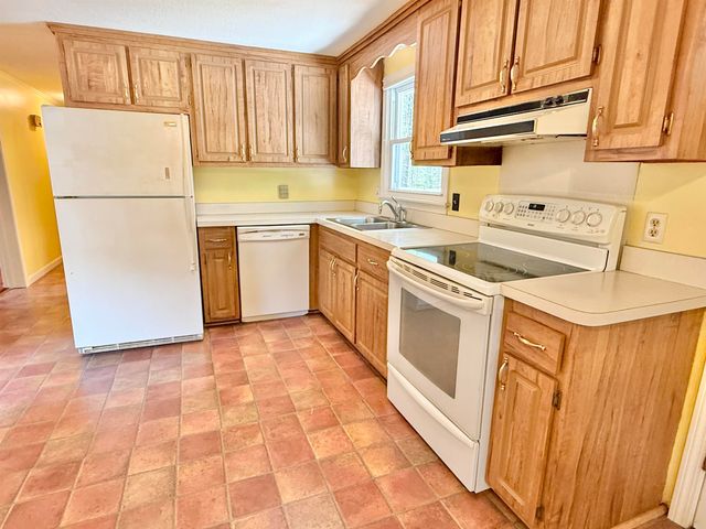 4 Rita Avenue, Pelham, NH 03076