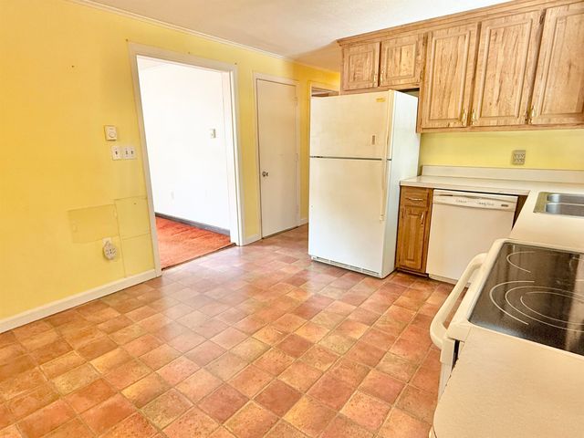 4 Rita Avenue, Pelham, NH 03076