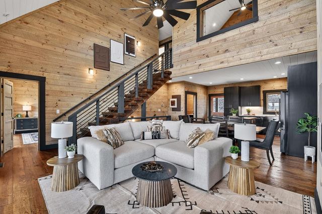 395 Pontoosuc Drive, Mineral Bluff, GA 30559