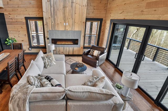 395 Pontoosuc Drive, Mineral Bluff, GA 30559