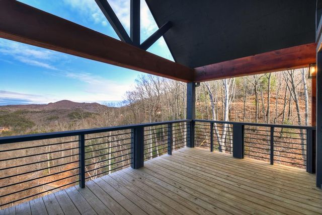 395 Pontoosuc Drive, Mineral Bluff, GA 30559