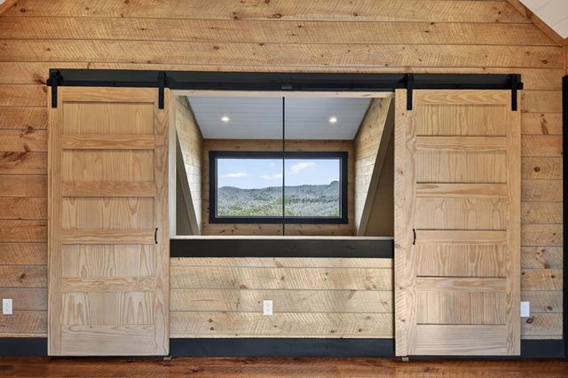 395 Pontoosuc Drive, Mineral Bluff, GA 30559