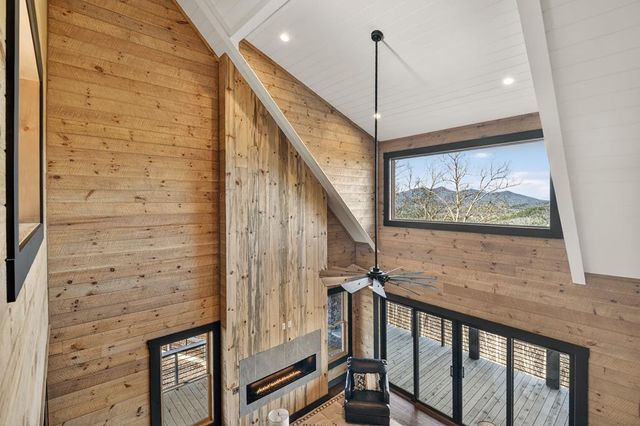 395 Pontoosuc Drive, Mineral Bluff, GA 30559